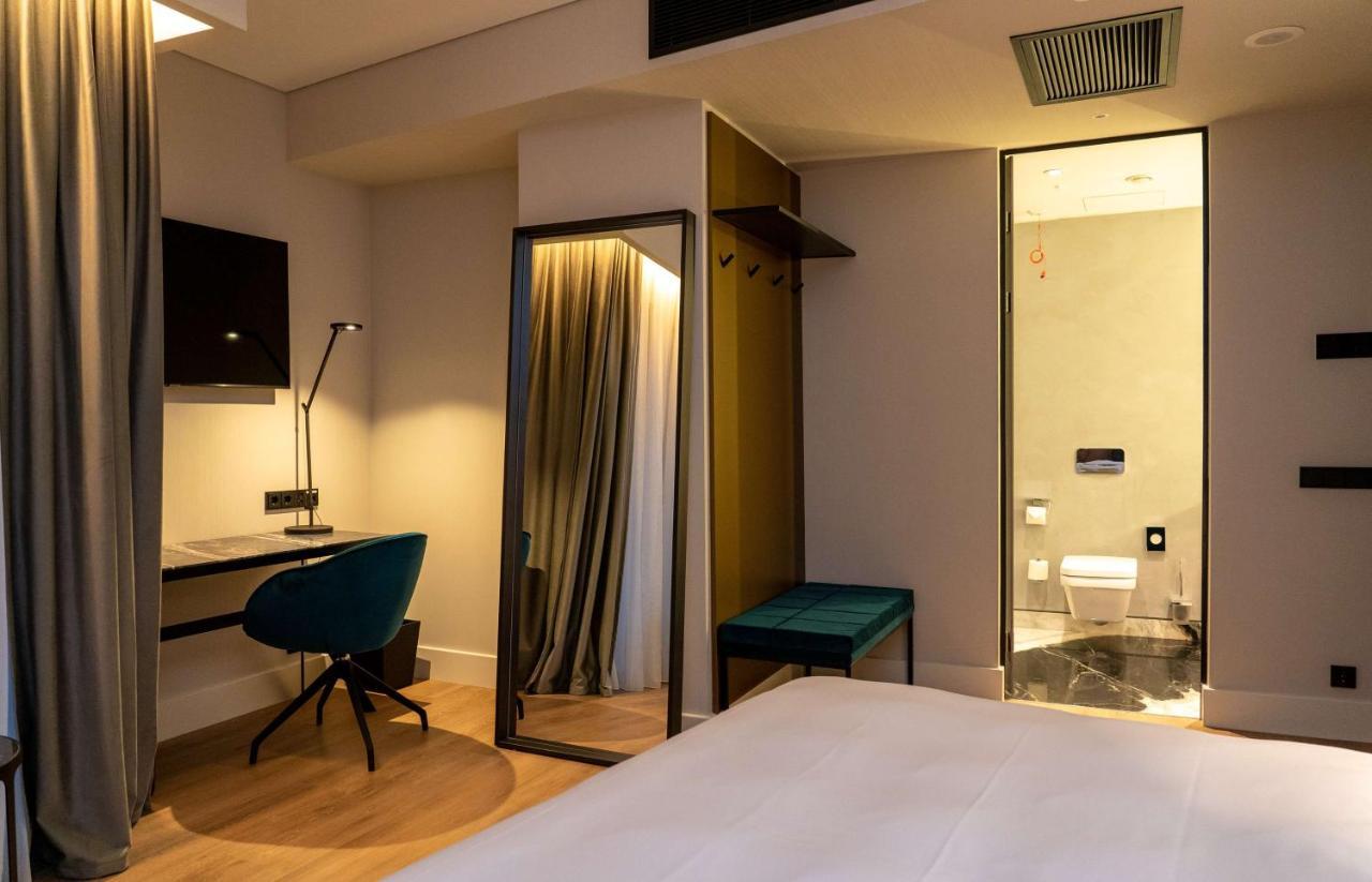 Radisson Blu Aurum Hotel, Брашов Екстериор снимка A room at the hotel