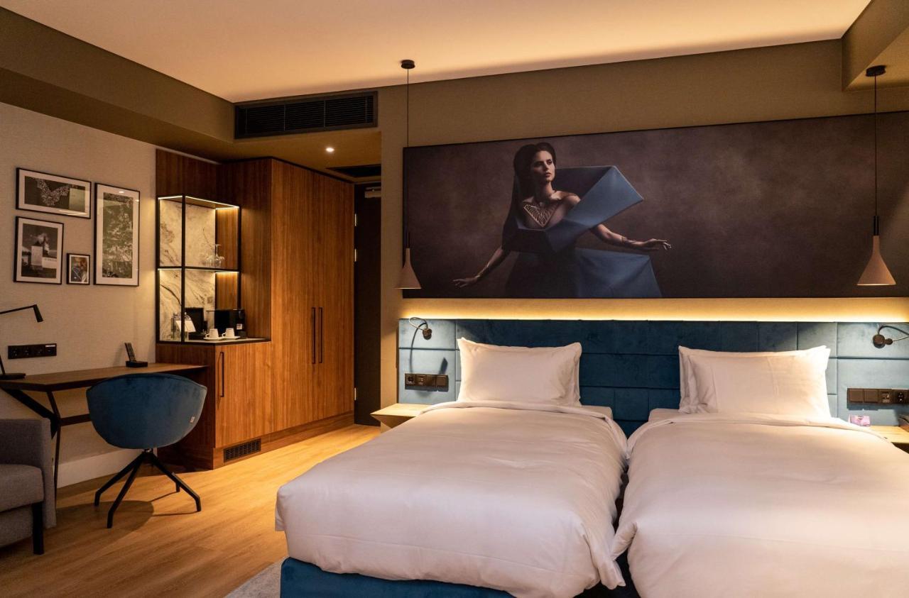 Radisson Blu Aurum Hotel, Брашов Екстериор снимка A room at the hotel