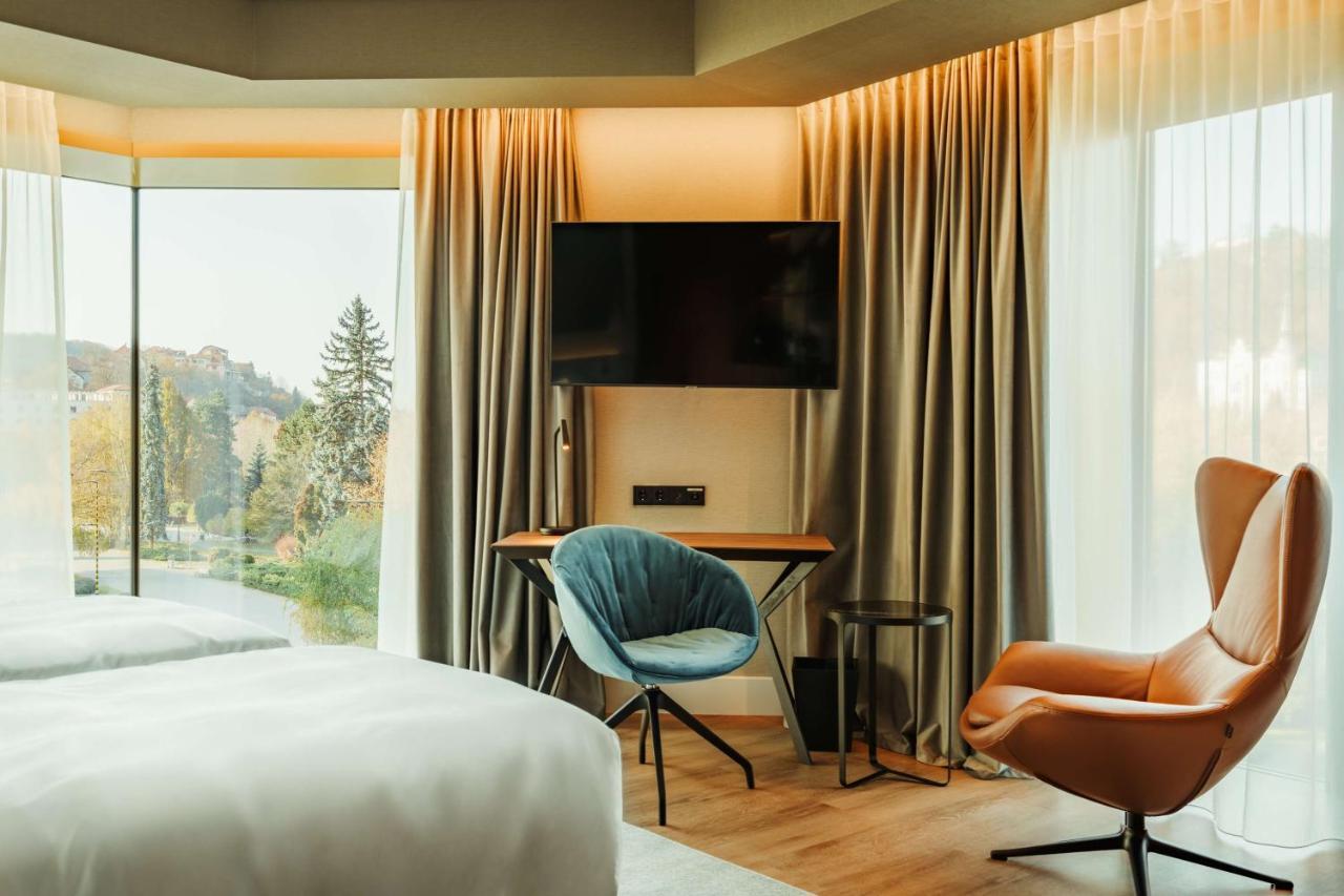 Radisson Blu Aurum Hotel, Брашов Екстериор снимка A room at the hotel